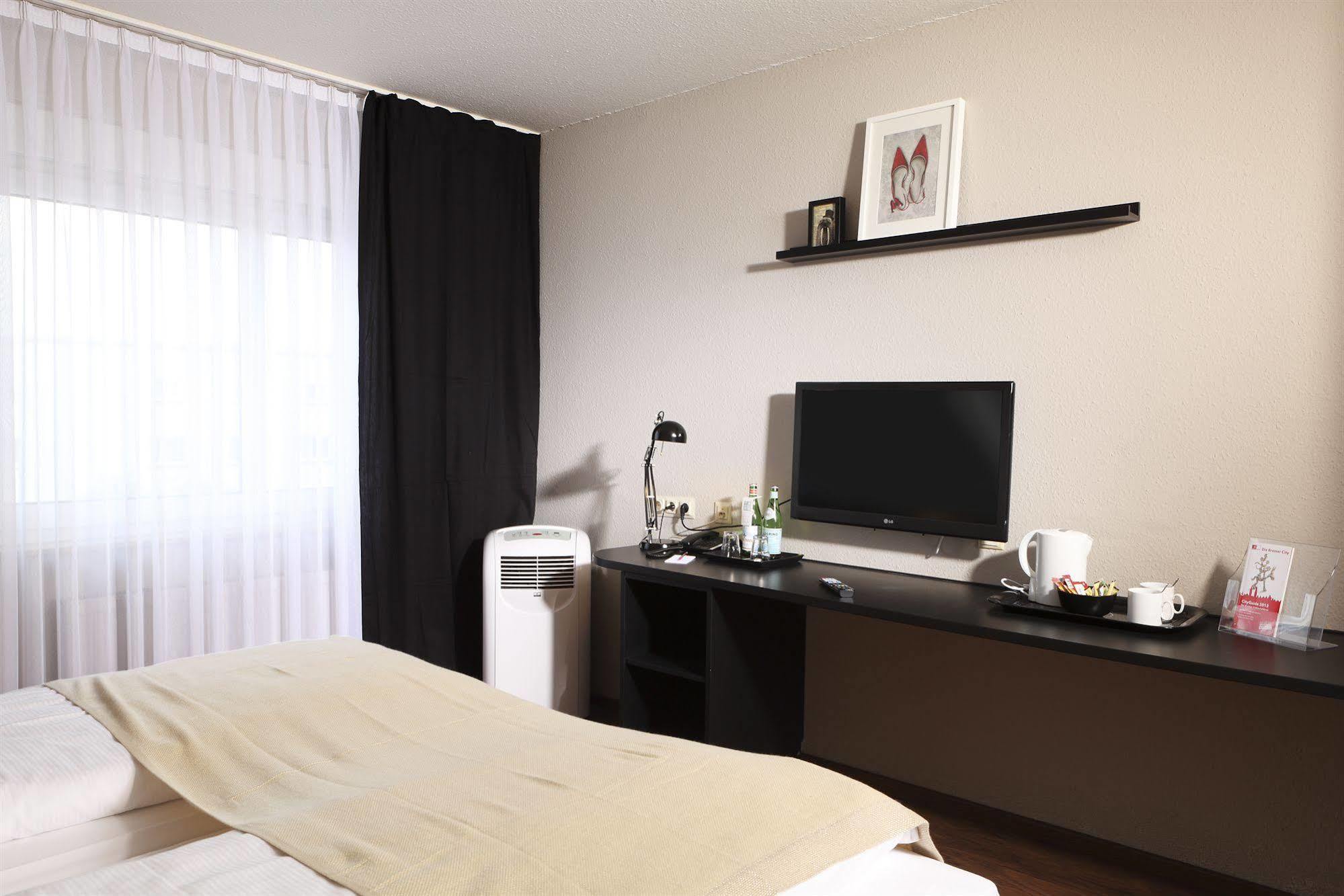 Tryp By Wyndham Bremen Airport Hotel Exterior foto